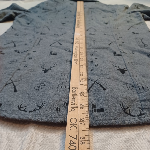 Legendary Whitetails Flannel Shirt with Hunting Motifs Women's Size Medium - Picture 10 of 10